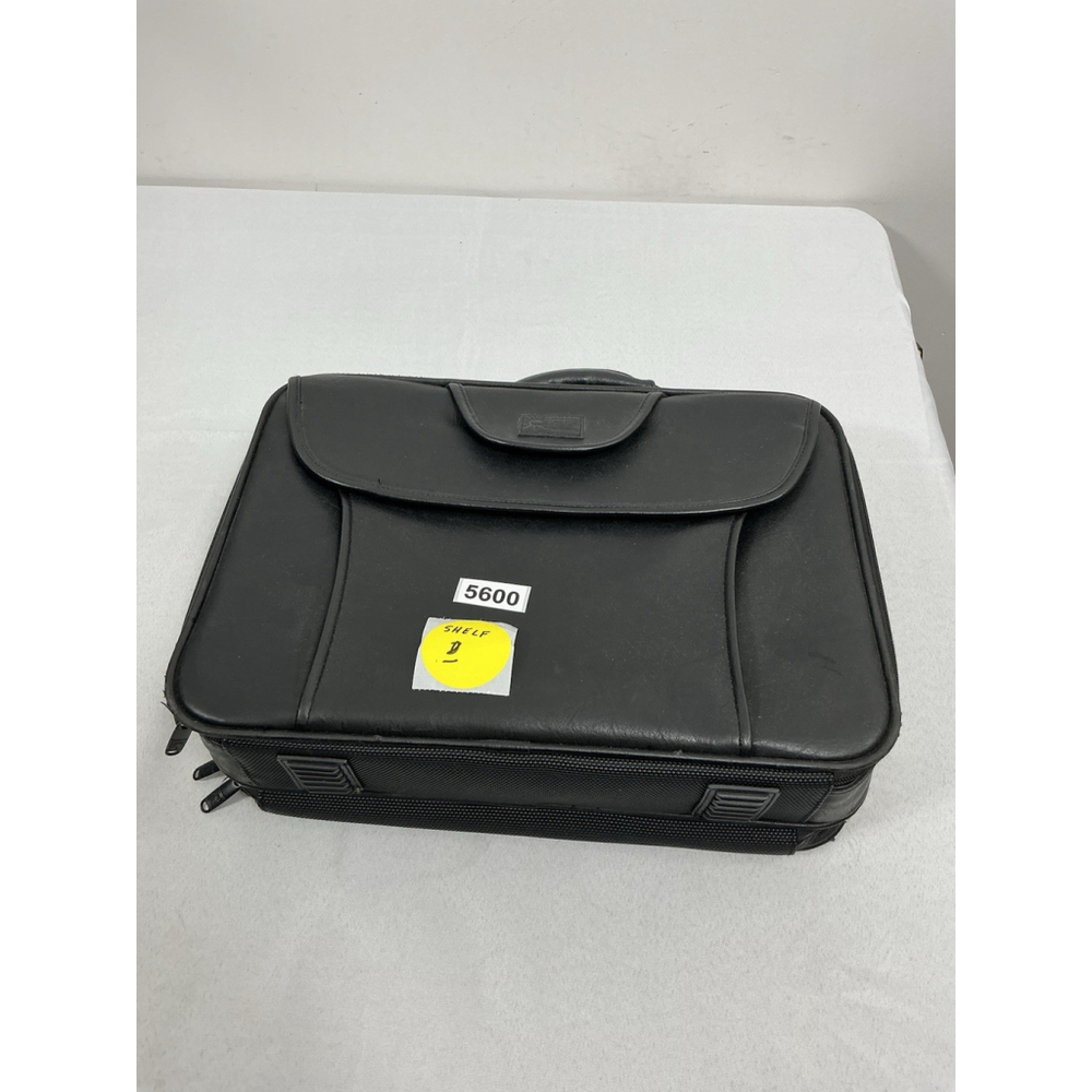 Case Logic Laptop Attache Bag Black Leather Hand Held Compartments & Pockets
